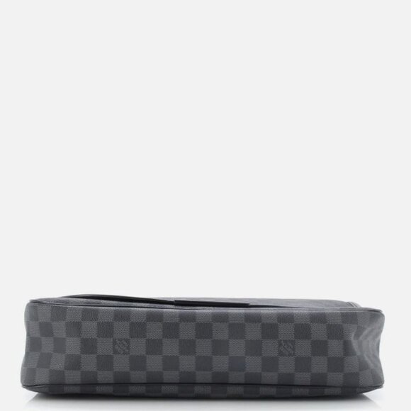 Auth Louis Vuitton Daniel GM Shoulder Bag Messenger Damier Graphite N58033 - Picture 4 of 16